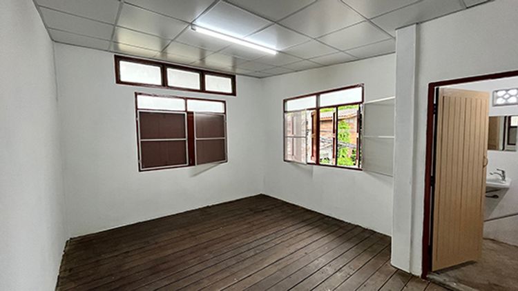 บ้านให้เช่า2ชั้น 2ห้องนอน 2ห้องน้ำ ที่จอดรถ1คัน ไม่มีเฟอร์นิเจอร์, ภาพที่ 4