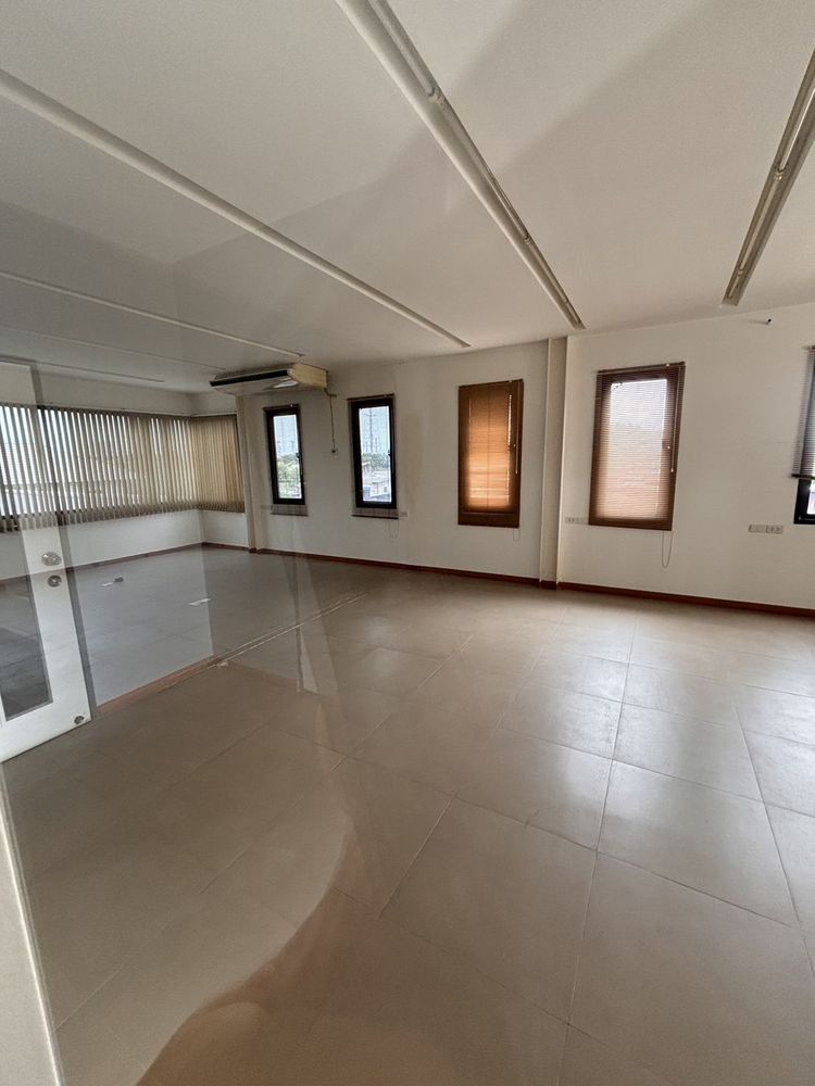 ให้เช่า พื้นที่สำนักงาน ชั้นที่ 2 และ 3 เลขที่ 8/5 ซ.สุขุมวิท 62 110, ภาพที่ 4