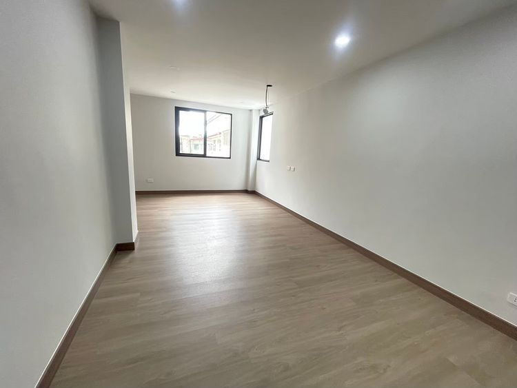 ขายบ้านเดี่ยว โมเดิร์น 3 ชั้น 5 ห้องนอน 5 ห้องน้ำ โชคชัย4 ติดถนนใหญ่ 4, ภาพที่ 4