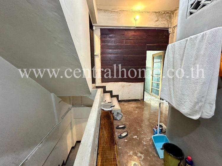 อาคารพาณิชย์ 4.5 ชั้น รีโนเวทใหม่ พร้อมทำธุรกิจ คู้บอน 27 รามอินทรา, ภาพที่ 4