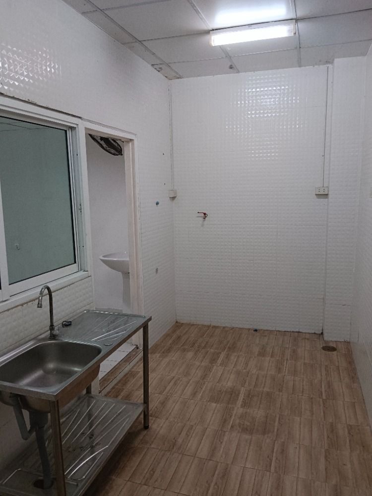 Town Home For Rent 25 sqw 3 floors 4 rooms 3 bath on Udomsuk BTS, ภาพที่ 4