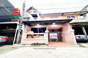  ทาวน์เฮาส์ หมู่บ้าน สิริศา (ซอยรัชดา 32) เนื้อที่ 22.1 ตรว. ถนนรัชดาภิเษก แขวงจันทรเกษม เขตจตุจักร กรุงเทพมหานคร