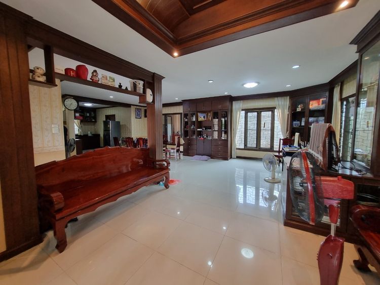 บ้านเดี่ยว หมู่บ้านเค.ซี.เนเชอรัลวิลล์ ร่มเกล้า 11 ทำเลดี, ภาพที่ 4