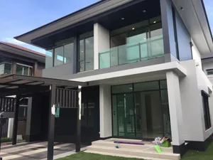 NEW HOUSE FOR RENT SETHASIRI KRUNGTHEP KREETHA 75 SqWa,4 bedroom,3 bathroom near Suvarnabhumi Airport,Brighton College &Wellington College International Bangkok