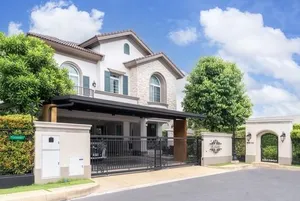 N5703ให้เช่าและขายบ้านเดี่ยว 2 ชั้นหลังมุม นันทวัน รามอินทรา  พหลโยธิน50