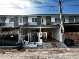 ขายด่วน ทาวน์เฮาส์ 2 ชั้น พฤกษา 84/2 ถนนเมน เพชรเกษม 63 ซอยวัดม่วง รีโนเวทใหม่