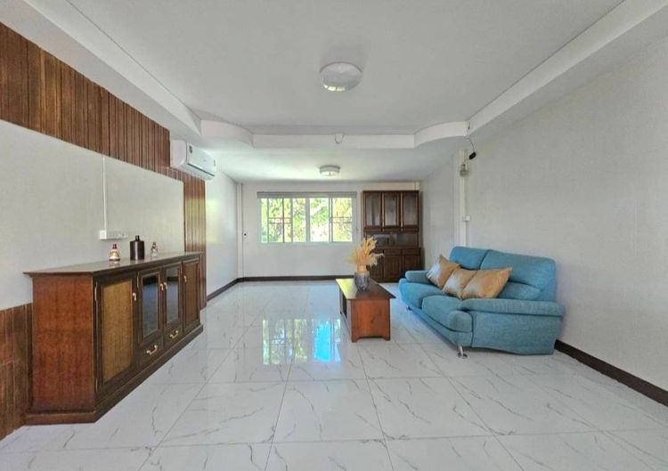 Ph0452 ขายพูลวิลล่ารีโนเวทใหม่ กลางเมืองหลังใหญ่ ใกล้สี่แยกหนองหอย 500, ภาพที่ 4