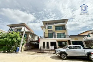 ขายบ้านเดี่ยว 3ชั้น โกลเด้น เพรสทีจ วัชรพล-สุขาภิบาล 5 ใกล้ทางด่วนสุขาภิบาล 5 หลังริม