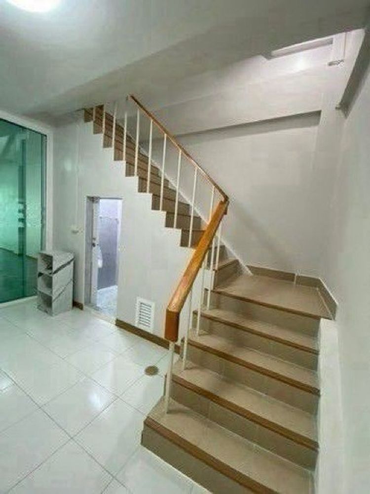 ให้เช่าอาคารพาณิชย์ 4 ชั้นครึ่ง เขตบางรัก ตรงข้ามวัดแขก home office, ภาพที่ 4