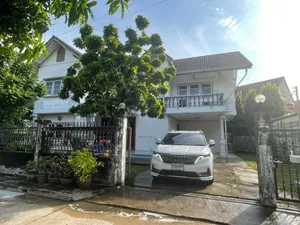ขายบ้านเดี่ยว 95 ตรวา เงียบสงบ เดินทางโคตรสะดวก อยู่สวนผัก35 ใกล้ทุ่งมังกร ตลิ่งชัน เพียง 8.9 ล้านบ้าน