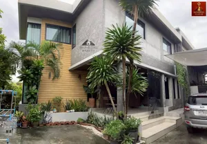 Call : 098-885-4878 โฮมออฟฟิศ บ้านเดี่ยว อาคารสโตร์ คลังสินค้า ในหมู่บ้านเสรี ลาดพร้าว 101 เขตบางกะปิ รถไฟฟ้าสีเหลือง ลาดพร้าว 101 อยู่หน้าปากซอย