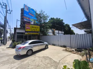 ที่ดินเปล่าพร้อมอาคารสำนักงานติดถนนพระราม 2