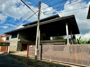 ขายด่วน ขายถูก  บ้าน2ชั้น ในเมือง ทำโฮมออฟฟิศ โกดัง ร้านอาหาร ที่อยู่อาศัย ใกล้เซ็นทรัลเฟส 5 นาที