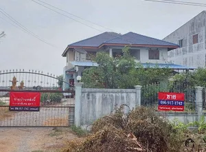 ขายบ้านเดี่ยว 2 ชั้น ตามสภาพ เนื้อที่ 203 ตร.ว. บ้านหันหน้าทิศเหนือ ใกล้ตัวเมือง ใกล้วัดเจดีย์หอย ลาดบัวหลวง พระนครศรีอยุธยา