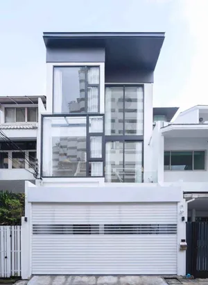 ขาย Townhome 3 ชั้น 25 ตรว ซอยสุขุมวิท 15 ทำเลดี เพียง 1 นาทีถึง #โรงเรียนนานาชาติNIST และ 5 นาที ถึง BTS อโศก 
