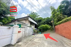 ที่ดิน ซอยสายลม 2 (ซอยพหลโยธิน 8) เนื้อที่ 42.8 ตร.ว (ใกล้กสทช., สโมสรทหารบก) ถนนพหลโยธิน แขวงสามเสนใน เขตพญาไท กรุงเทพมหานคร