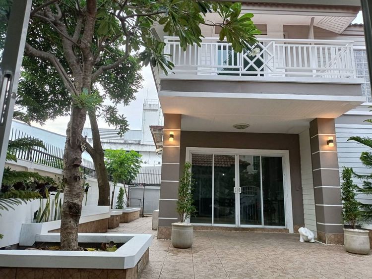 Call : 092-251-3911 ขายด่วน บ้านใหญ่ แถมบ้านหลังเล็ก ใจกลางลาดพร้าว 64, ภาพที่ 4