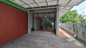 อาคารพาณิชย์ 3 ชั้น 3 นอน 3 น้ำ ทำเลหน้าโรงเรียน พร้อมทำธุรกิจและอยู่อาศัย