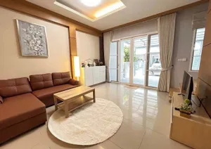 ให้เช่าทาวน์โฮม 3 ชั้น รีโนเวทใหม่พร้อมเฟอร์นิเจอร์ หมู่บ้าน บ้านกลางเมือง S-Sense พระราม9 ลาดพร้าว ใกล้จุดขึ้นลงทางด่วนพระราม 9 และทางด่วนพิเศษฉลองรัช