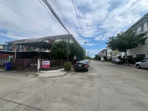 ขายบ้านหลังริม ทำเลดี ใกล้นิคมอัญธานี (Gemopolis) บ้านใหญ่ 43.6 ตร.วา 👉 ราคาเบา ๆ แค่ 4.8 ล้าน ต่อรองได้!!