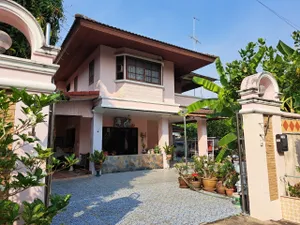 บ้านเดี่ยวในทำเลที่มีศักยภาพ บนเส้นถนนพรานนกตัดใหม่ ใกล้โรงพยาบาลชั้นนำ4-5แห่ง Vายบ้านพร้อมที่ดิน 90ตารางวา ถนนพรานนก-กาญจนาภิเษก  (หรือถนนพรานนกตัดใหม่) 