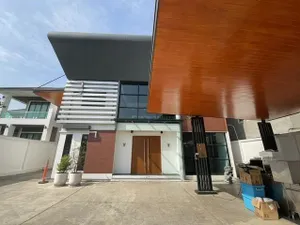 ให้เช่าโฮมออฟฟิศ3ชั้นพร้อมโกดัง 750 ตร.ม.ย่านบางแคเพชรเกษมกัลปพกฤษ์บางบอนใกล้MRTบางแคเข้าออกได้หลายทาง เช่น เพชรเกษม กัลปพฤกษ์ ภาษีเจริญ พุทธมณฑลสาย1 ราชพฤกษ์