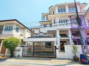 ขายบ้าน 3.5 ชั้น 4 ห้องนอน สวย พร้อมชั้นลอย รีโนเวทแล้ว พัฒนาการ