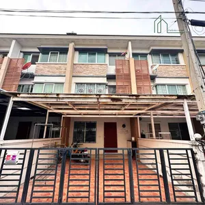 ทาวน์โฮม 3 ชั้น หมู่บ้านทาวน์พลัส เกษตร-นวมินทร์ คลองลำเจียด
