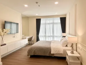 ให้เช่าคอนโด Grand หลังสวน. ชั้น 16 *New Renovated w/ Fully Finished. Line id: @thefirstagent** [RAR2502-1858] 