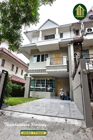 ทาวน์เฮ้าส์ 3 ชั้น หมู่บ้านลัดดาว บางนา สุขุมวิท 68 ใกล้ BTS อุดมสุข รีโนเวทใหม่ทั้งหลัง