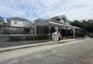 RH1241ให้เช่า หมู่บ้านรอยัลปาร์ควิลล์ ถนนสุวินทวงศ์ 44 บ้าน 2 ชั้น 100 ตรว 5 ห้องนอน 5 ห้องน้ำ1 ห้องครัว 1 ห้องอเนกประสงค์