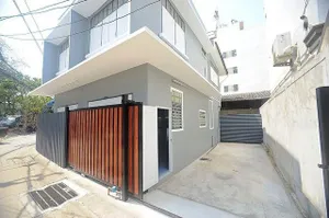 RH1229 ให้เช่าบ้าน 2 ชั้นใกล้โรงเรียนอัสสัมชัญ โรงเรียนกรุงเทพคริสเตียน เหมาะสำหรับทำ Home Office หรือ ที่พักอาศัย