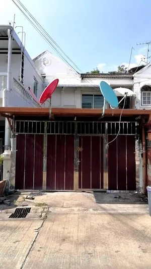 ขายทาวน์โฮม 2ชั้น ปากซอยประวิทย์และเพื่อน ใกล้รถไฟฟ้า 2 สาย