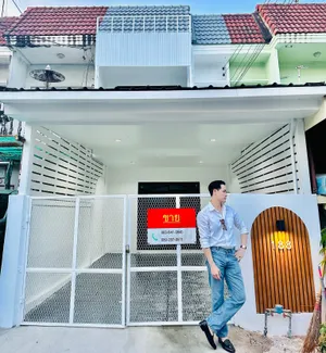 ขายทาวน์เฮาส์เพชรเกษม2 เพชรเกษม55/2. ใกล้ The Mallบางแค MRTหลักสอง รพ.เกษมราษฎร์