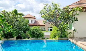 บ้าน Super Luxury ลัดดาวัลย์ ประชาชื่น ที่คนระดับ High-class ควรซื้อไว้ เสริมบารมี ในทำเลดีขั้นสุด ใกล้ม.ธุรกิจบัณฑิตย์ 200 ม.