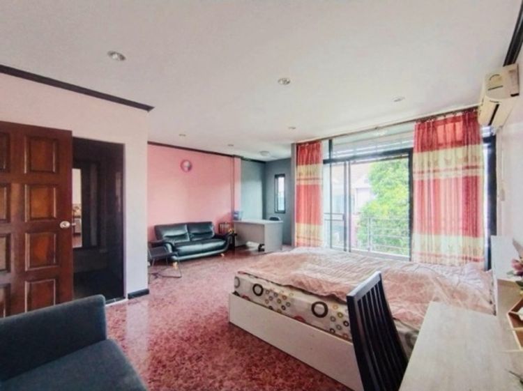 ขายทาวน์โฮม 3 ชั้น เนื้อที่ 32 ตรว. หมู่บ้านวอร์เรนแมนชั่น 2 2 จตุจักร, ภาพที่ 4