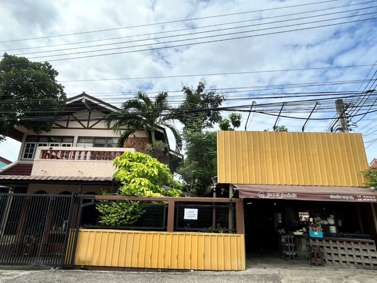 ขายบ้านเดี่ยว หลังมุม พร้อมที่ดินและกิจการร้านอาหาร ทำเลดี ซ.บางกระดี่ , ภาพที่ 4
