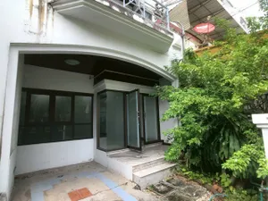 ให้เช่าทาวน์โฮม 4 ชั้น หมู่บ้านซื่อตรง 6 ห้องนอน ใกล้ Central Eastville ทางด่วนรามอินทรา เหมาะทำออฟฟิศพักอาศัย