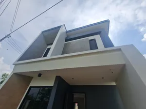 ขายบ้านใหม่สไตล์โมเดริ์น พรอมงานตกแต่งภายใน ราคาพิเศษ