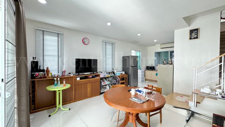 ทาวน์โฮม 3 ชั้น บ้านกลางเมือง รัชดา - วงศ์สว่าง หลังริม , ภาพที่ 4