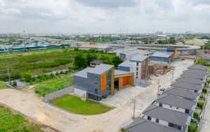 ซื้อโกดังทั้งที เลือกที่ออกแบบดี-ทำเลโดน!” Factory Yard ลำลูกกา โกดังพร้อมออฟฟิศ ดีไซน์สวย ติด BTS 📲 ทักด่วน ก่อนยูนิตหมด!