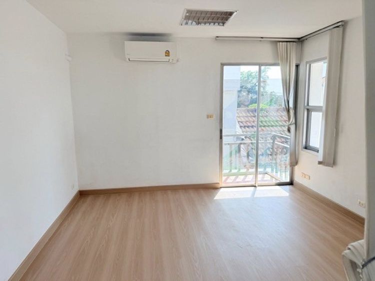 ให้เช่าบ้านเดี่ยว  3 ชั้น หลังมุม เนื้อที่ 112 ตรว.Location Unico, ภาพที่ 4
