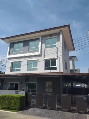 ขายบ้านเดี่ยว 3 ชั้น เนื้อที่ 75 ตร.วา หลังใหญ่แปลงมุม หมู่บ้าน Casa Grand สุขาภิบาล 5 บ้านตกแต่งเฟอร์นิเจอร์ครบพร้อมอยู่ 