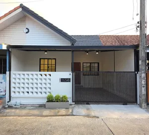 บ้านรีโนเวทใหม่พร้อมอยู่