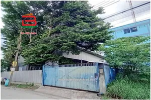 ที่ดินพร้อมสิ่งปลูกสร้าง ซอยลาดปลาเค้า 34 เนื้อที่ 104 ตรว. ใกล้ปั้มปตท.สาขาเกษตร-นวมินทร์ ถนนประเสริฐมนูกิจ แขวงจรเข้บัว เขตบางกะปิ กรุงเทพฯ