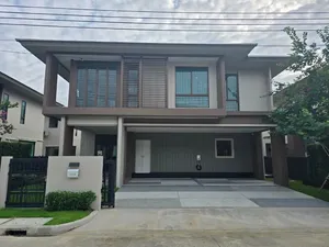 ให้เช่าบ้านหรู 2 ชั้น 2 หลัง โครงการบุราสิริ กรุงเทพกรีฑา แบบบ้าน Kempas  ใกล้ รร.นานาชาติไบรตัน บางกะปิ กรุงเทพฯ
