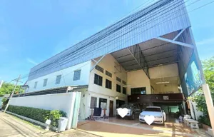 ให้เช่าบ้านเดี่ยวพร้อมโกดัง 200 ตรว. พื้นที่ 1176 ตร.ม. ถนนนาคนิวาส ซอยลาดพร้าว 71 ใกล้เลียบด่วน Central Eastville เหมาะทำศูนย์กระจายสินค้า  