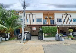 ขายทาวน์เฮ้าส์ หมู่บ้านพลีโน่ สุขสวัสดิ์ 66 เนื้อที่ 19.30 ตร.ว. 2 ชั้น 3 นอน 2 น้ำ