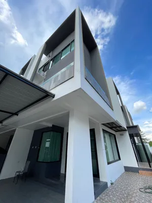 🏠 豪华联排别墅出租 – Malada Hang Dong，家具齐全，三卧四卫！/ 🏠 Luxury Townhome for Rent – Malada Hang Dong | Fully Furnished / 	🌇 ให้เช่าทาวน์โฮม เฟอร์ครบ ราคาเพียง 25,000 บาท