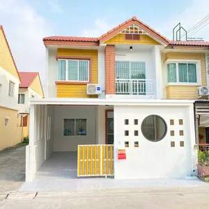 ทาวน์เฮาส์ 2 ชั้น หมู่บ้านพิศาล โครงการ 16 ซอยบางขุนเทียน14 หลังมุม ฟรีโอน
